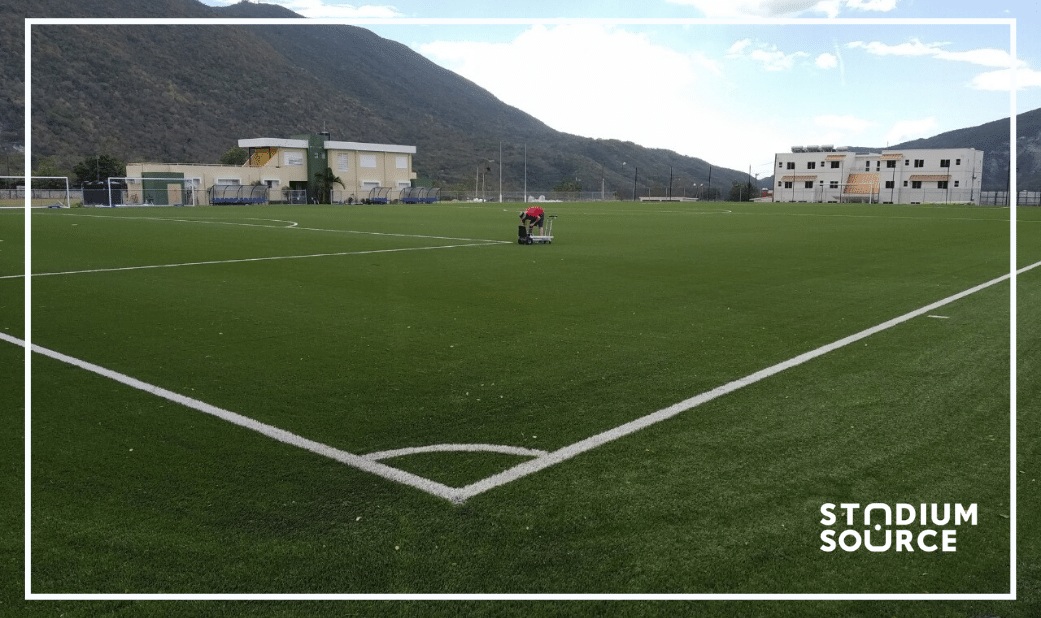 estadios-de-futbol-con-cesped-sintetico-deportivo-proyecto-goal-fifa-kingston-jamaica-stadium-source